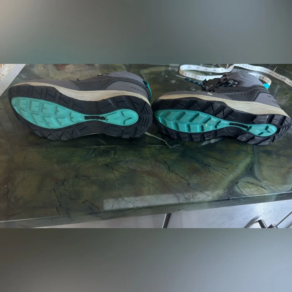 Vasque Men's Gray and Teal Rain & Snow Boots